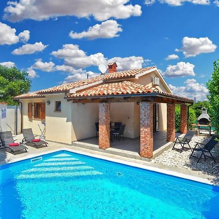 Ferienhaus Mit Privatpool Fuer 5 Personen Ca 80 Qm In Liznjan, Istrien Suedkueste Von Istrien ภายนอก รูปภาพ