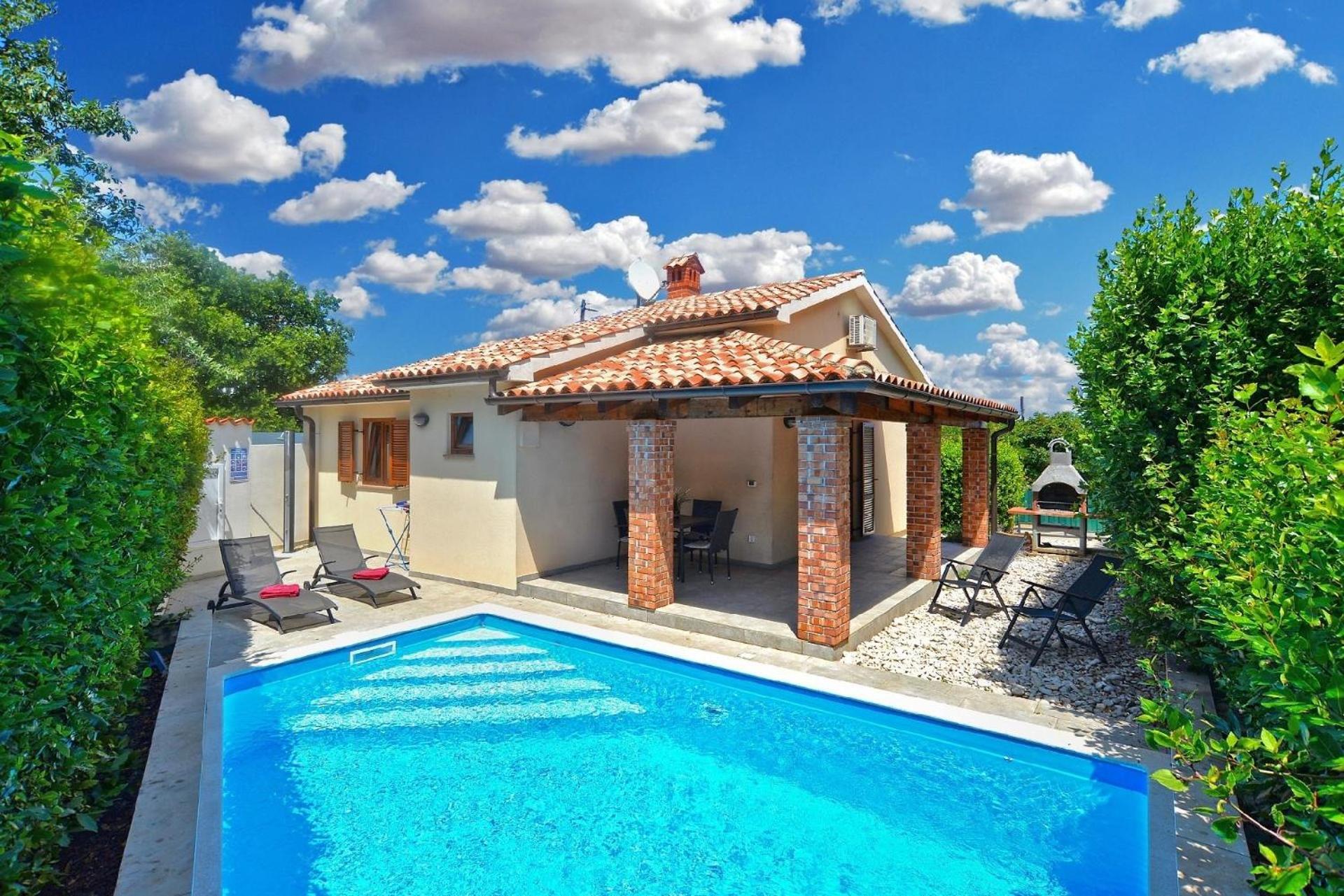 Ferienhaus Mit Privatpool Fuer 5 Personen Ca 80 Qm In Liznjan, Istrien Suedkueste Von Istrien ภายนอก รูปภาพ
